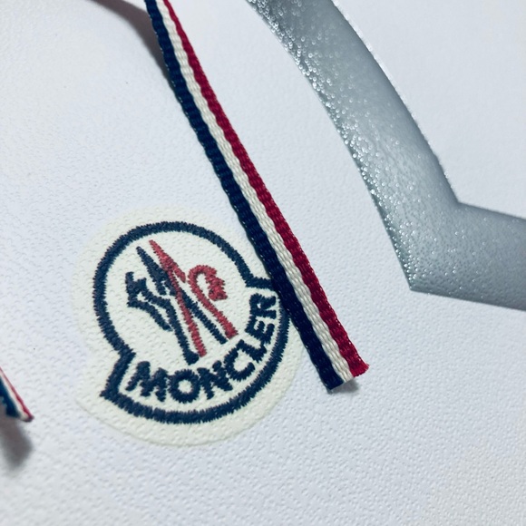 MONCLER SHOPPING BAG - NEW + LARGE - Picture 5 of 7